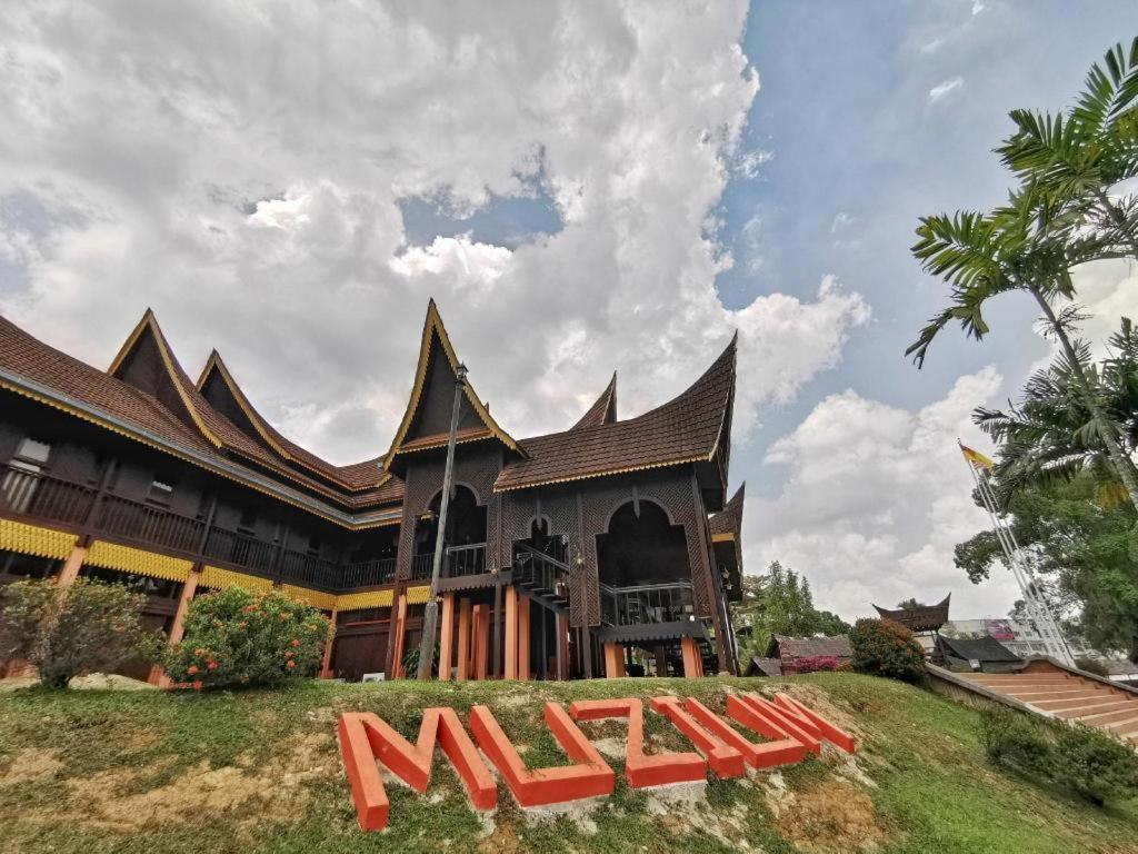 Oyo 90643 Gks Hotel Seremban Bagian luar foto