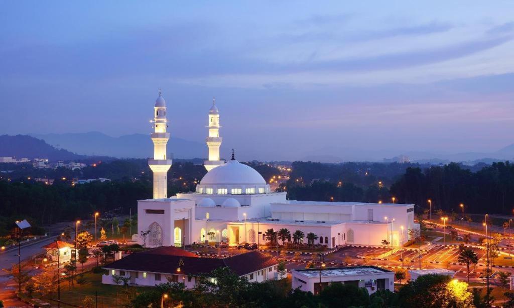 Oyo 90643 Gks Hotel Seremban Bagian luar foto